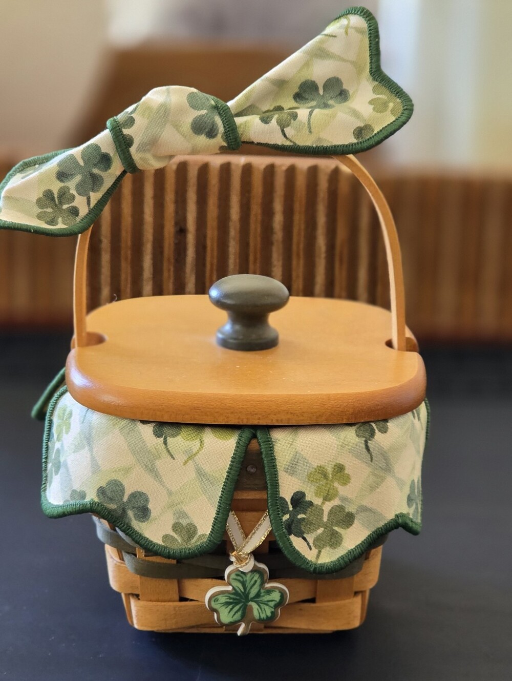 EUC Complete Longaberger 1999  Lots Of Luck Shamrock 6.5" Basket Signed CLB 1998